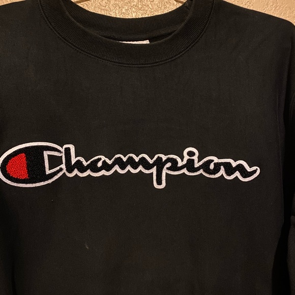 Champion Crewneck - Picture 3 of 3